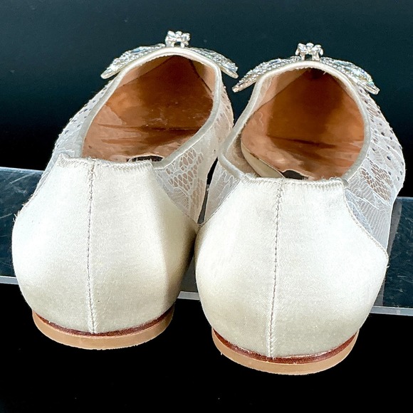 Badgley Mischka Size 9 Ivory Lace Pointed Ballet Flats Rhinestone Bow Kaitlin - Picture 7 of 12